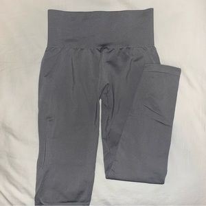 NVGTN Light Grey Solid Seamless Leggings
